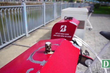 Dàn xe đạp lọc nước kênh Nhiêu Lộc... "đình công"