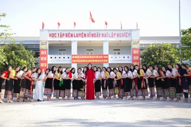 Trường dân tộc nội trú có 36 em đỗ đại học từ 30 điểm trở lên