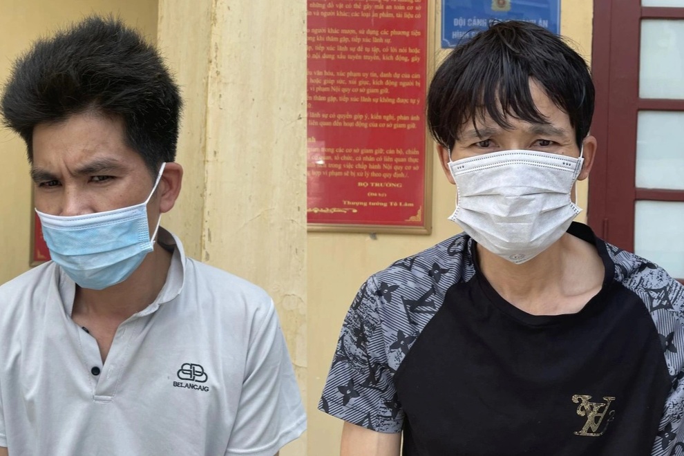 Mặc áo ngành y để thông chốt đi mua ma túy về sử dụng - 1 Mặc áo ngành y để thông chốt đi mua ma túy về sử dụng - 1