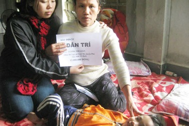 Bạn đọc Dân trí thắp hi vọng cho người mẹ bất hạnh