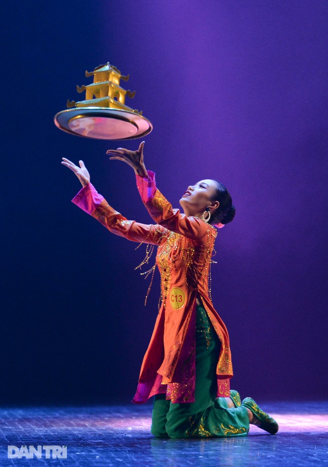 “Súy Vân”, “Hề chèo” thu hút người xem đêm diễn Tài năng múa - 16 “Súy Vân”, “Hề chèo” thu hút người xem đêm diễn Tài năng múa - 16