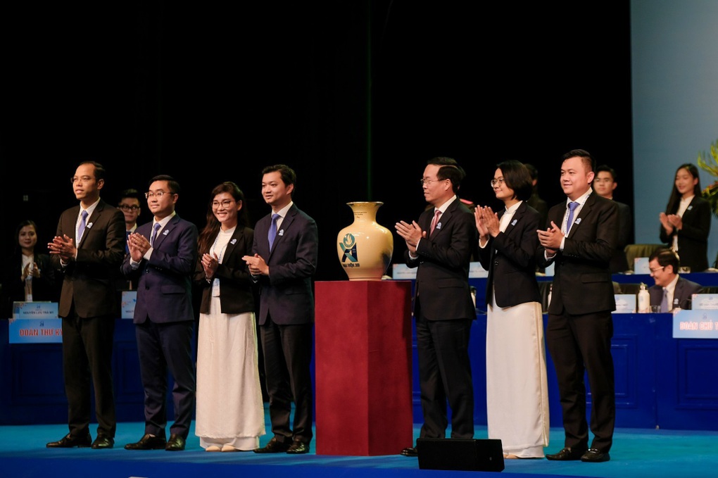 Chân dung Chủ tịch Trung ương Hội Sinh viên Việt Nam khóa XI - 2 Chân dung Chủ tịch Trung ương Hội Sinh viên Việt Nam khóa XI - 2