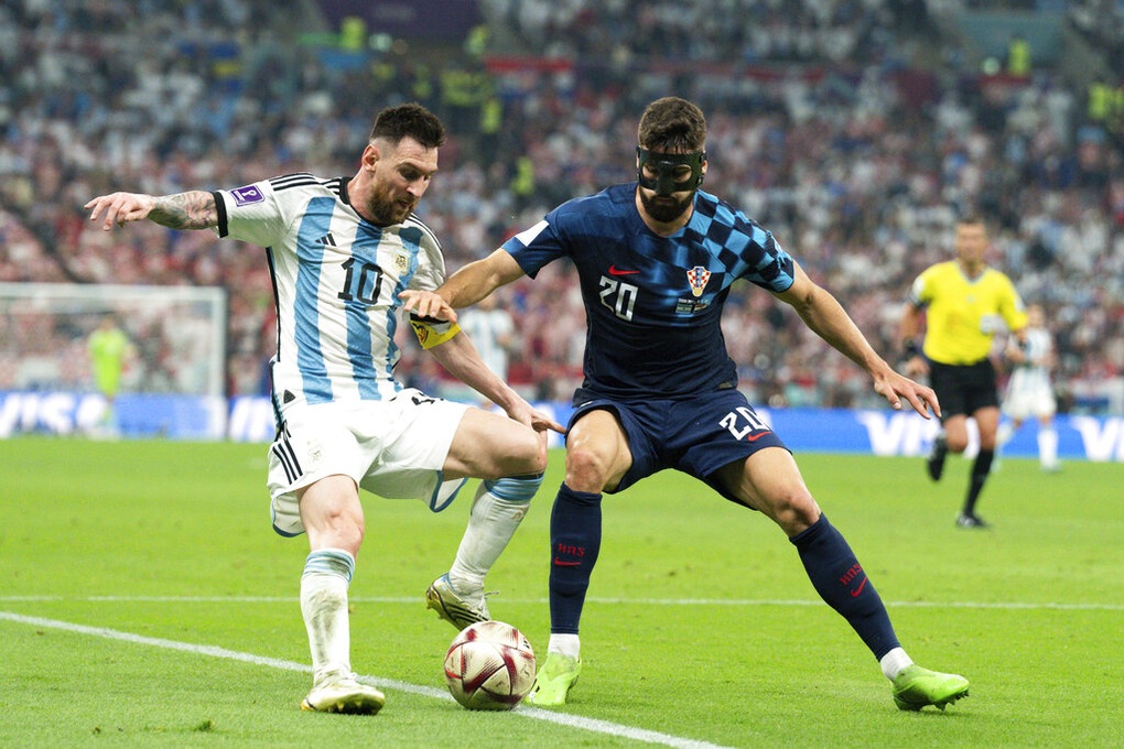 Messi biến Josko Gvardiol thành trò cười sau pha đi bóng siêu đẳng - 2 Messi biến Josko Gvardiol thành trò cười sau pha đi bóng siêu đẳng - 2