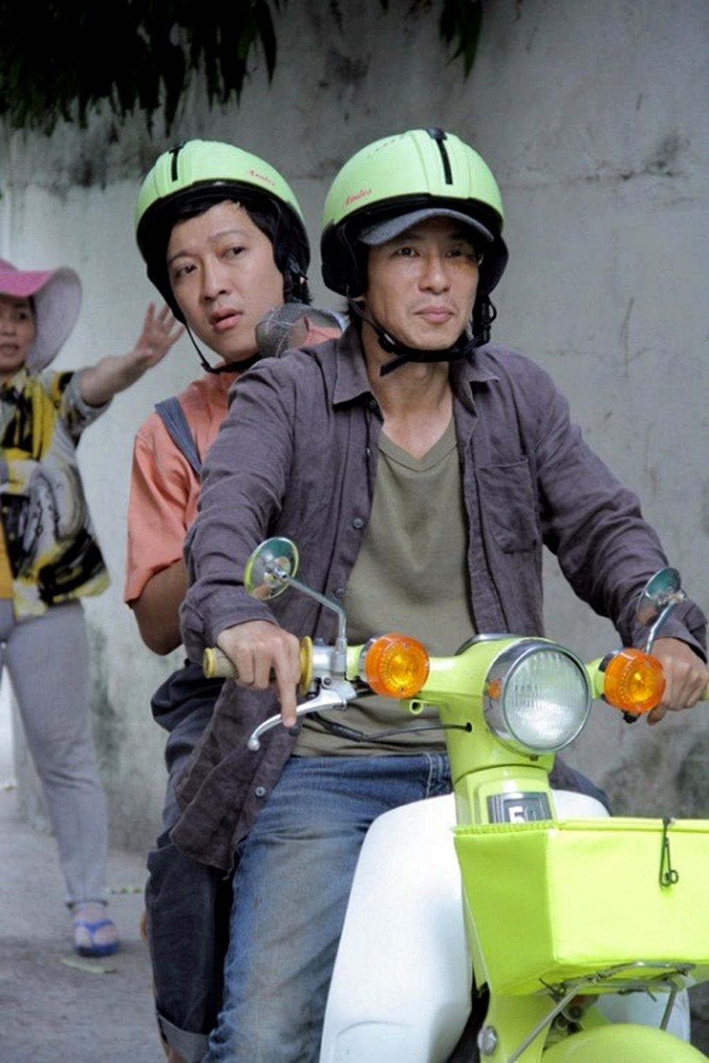 Lý Hải tự đóng 6 vai trong Lật mặt: Không là côn đồ thì cũng... vũ phu - 2 Lý Hải tự đóng 6 vai trong Lật mặt: Không là côn đồ thì cũng... vũ phu - 2
