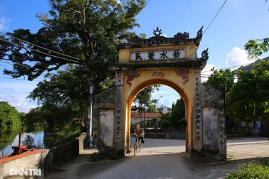 Làng cổ nghìn năm tuổi nổi tiếng giàu có nay là của hiếm ở Hà Nội