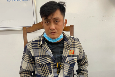 Bắt kẻ giả vờ cầm hồ sơ đi xin việc, gây ra hàng loạt vụ trộm cắp