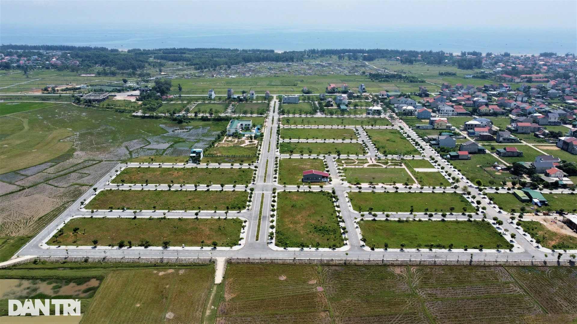 Cảnh nhếch nhác tại dự án hạ tầng đô thị ở khu đất vàng tại Hà Tĩnh - 4 Cảnh nhếch nhác tại dự án hạ tầng đô thị ở khu đất vàng tại Hà Tĩnh - 4