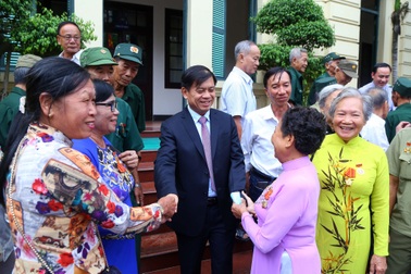 Bộ LĐ-TB&XH gặp mặt đoàn đại biểu người có công với cách mạng tỉnh Cà Mau