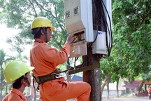 Tiền điện tăng bất thường vì đấu nhầm… công tơ: Xem xét kỷ luật cán bộ