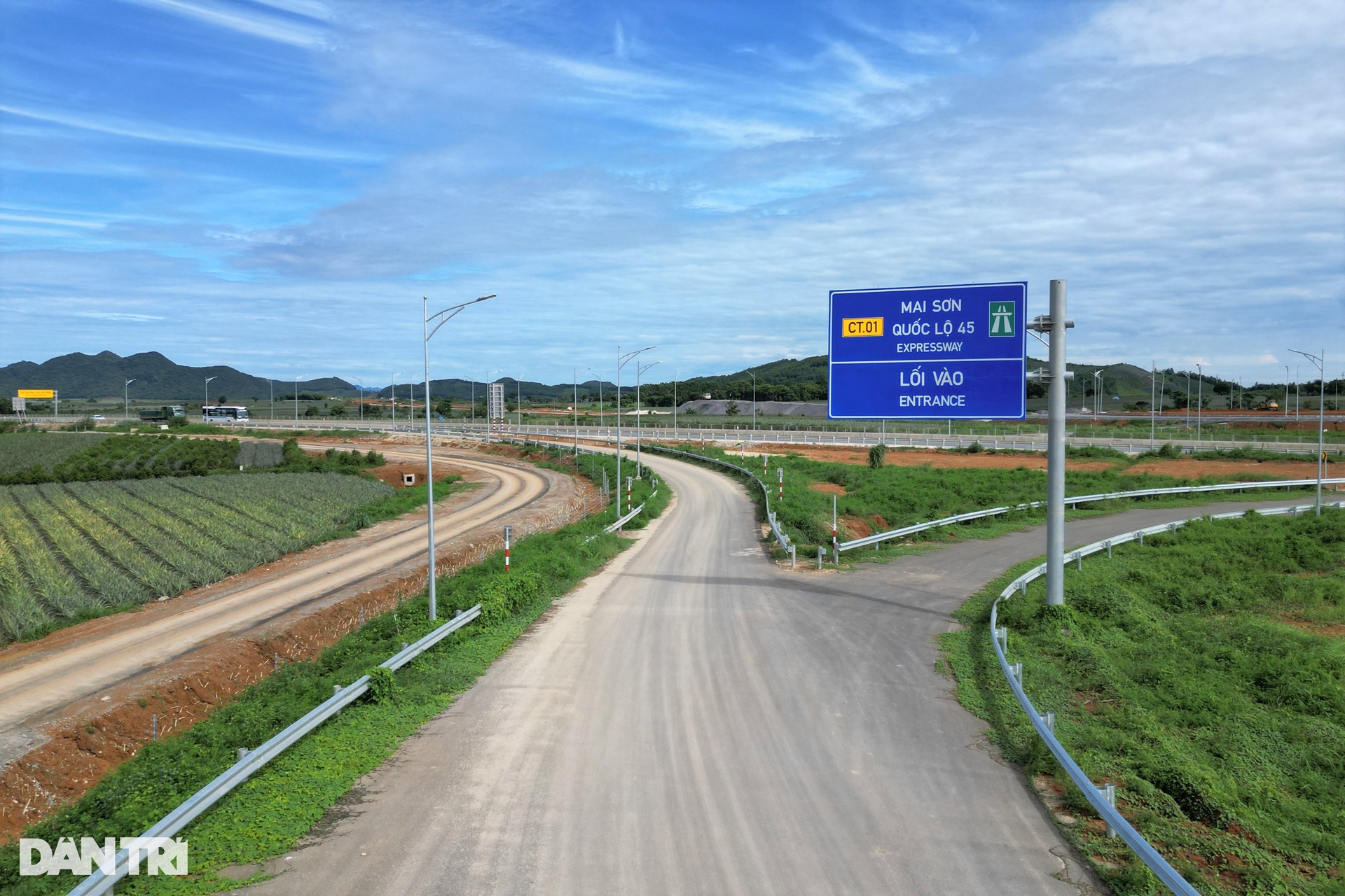 Cận cảnh tuyến đường hơn 20km tiêu tốn gần 2.000 tỷ đồng ở Ninh Bình - 8 Cận cảnh tuyến đường hơn 20km tiêu tốn gần 2.000 tỷ đồng ở Ninh Bình - 8