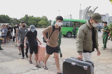 Công an Tây Ninh tiếp nhận 410 công dân từ Campuchia
