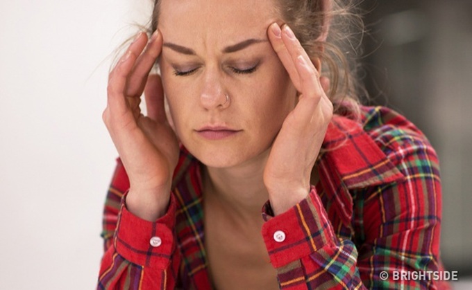 Theo các chuyên gia nội tiết, nếu bạn thường xuyên bị nhức đầu mà không phải do stress hay mệt mỏi thì rất có thể là do hàm lượng estrogen xuống quá thấp.