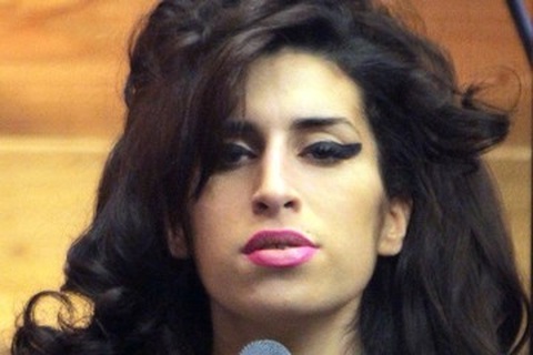Amy Winehouse chết trên giường