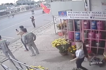 Đánh rơi 59 triệu đồng trên quốc lộ, bị nhặt hết trong vòng 30 giây?