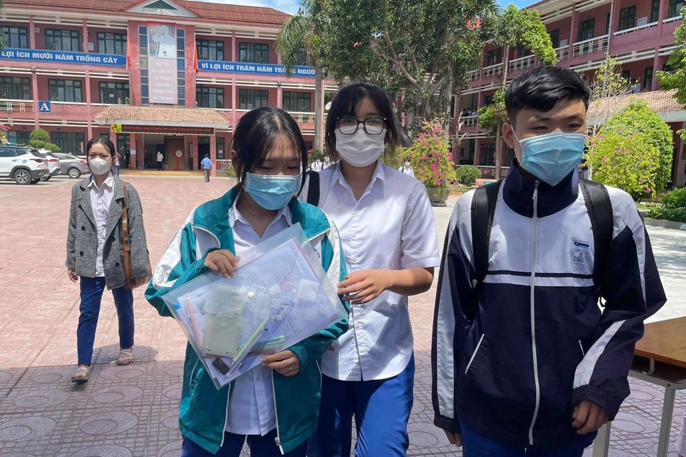 Thí sinh nói: Đề Khoa học Xã hội dễ thở, Khoa học tự nhiên nhiều câu khó - 9 Thí sinh nói: Đề Khoa học Xã hội dễ thở, Khoa học tự nhiên nhiều câu khó - 9