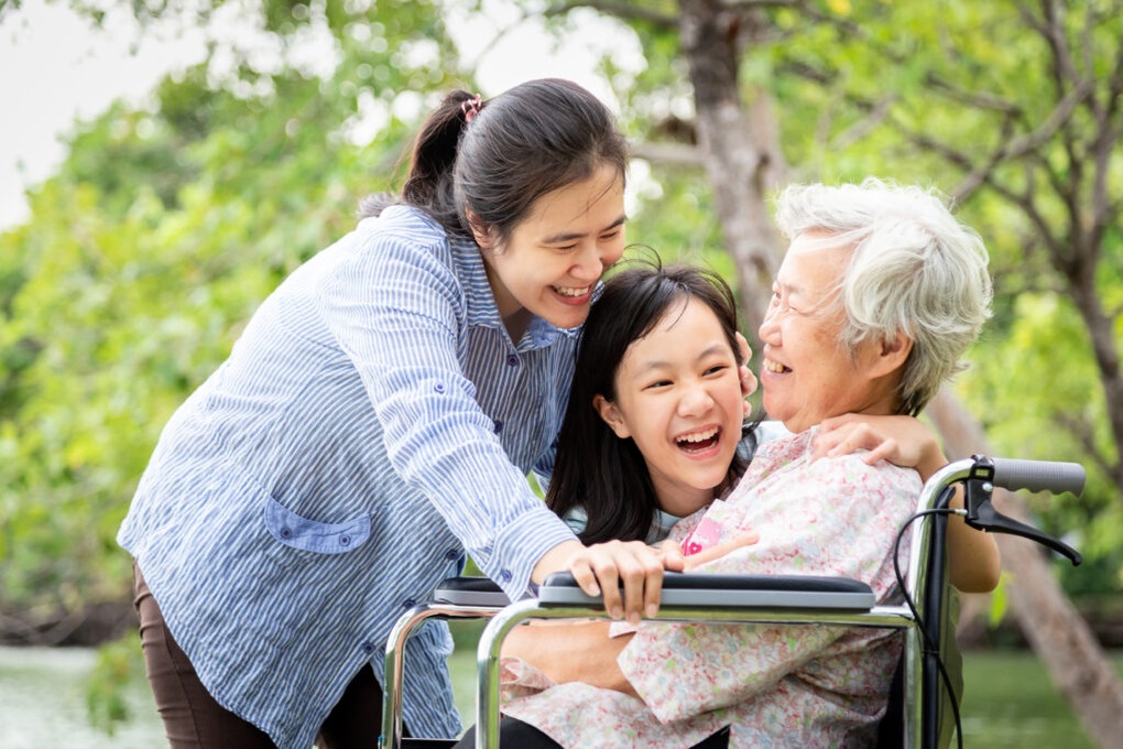 Độc lạ giới trẻ Trung Quốc: Bỏ việc, về quê trò chuyện với bố mẹ để có tiền - 3 Độc lạ giới trẻ Trung Quốc: Bỏ việc, về quê trò chuyện với bố mẹ để có tiền - 3