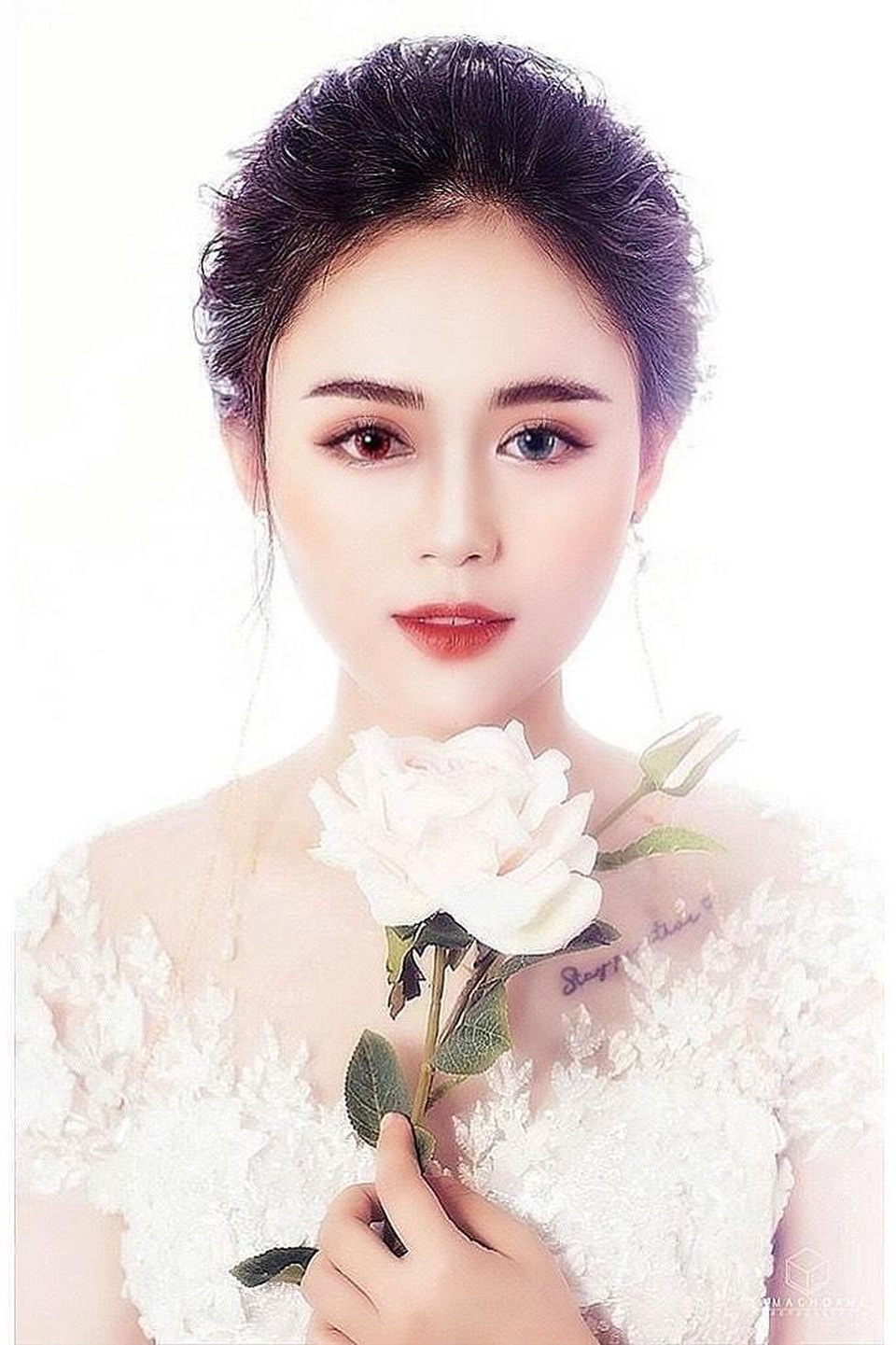Nàng thơ trường Ngoại ngữ đốn tim dân mạng với nét đẹp ngọt ngào - 1 Nàng thơ trường Ngoại ngữ đốn tim dân mạng với nét đẹp ngọt ngào - 1