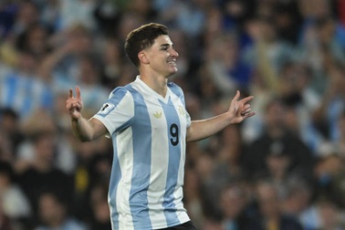 Argentina giành vé dự World Cup 2026, Alvarez mỉa mai cầu thủ Brazil