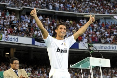 10 thương vụ chuyển nhượng đắt giá nhất thế giới bóng đá