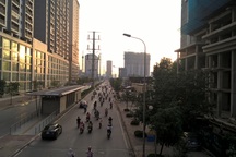 Đô thị "chồng lấn", đường Lê Văn Lương kéo dài thành nỗi khiếp sợ tắc, ngập