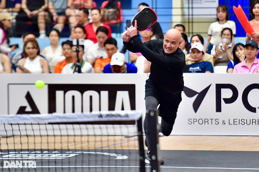 Tay vợt 70 tuổi soán ngôi VĐV lớn tuổi nhất của Agassi ở Pickleball US Open - 1 Tay vợt 70 tuổi soán ngôi VĐV lớn tuổi nhất của Agassi ở Pickleball US Open