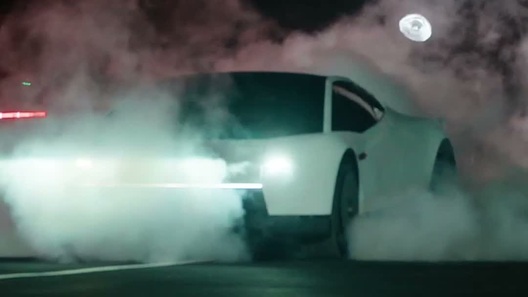 Elon Musk giới thiệu ô tô bay Roadster, tăng tốc 100km/h trong 0,81 giây
