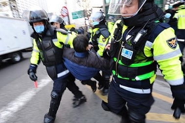 Hàn Quốc phá đường dây đưa 100 người Việt nhập cư bất hợp pháp