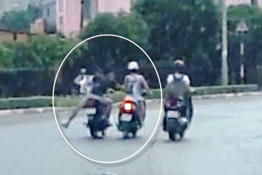 Truy tìm hai tên cướp giật táo tợn giữa ban ngày