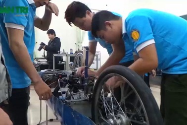 Xe tự chế chạy 1 lít xăng được hơn 800 km
