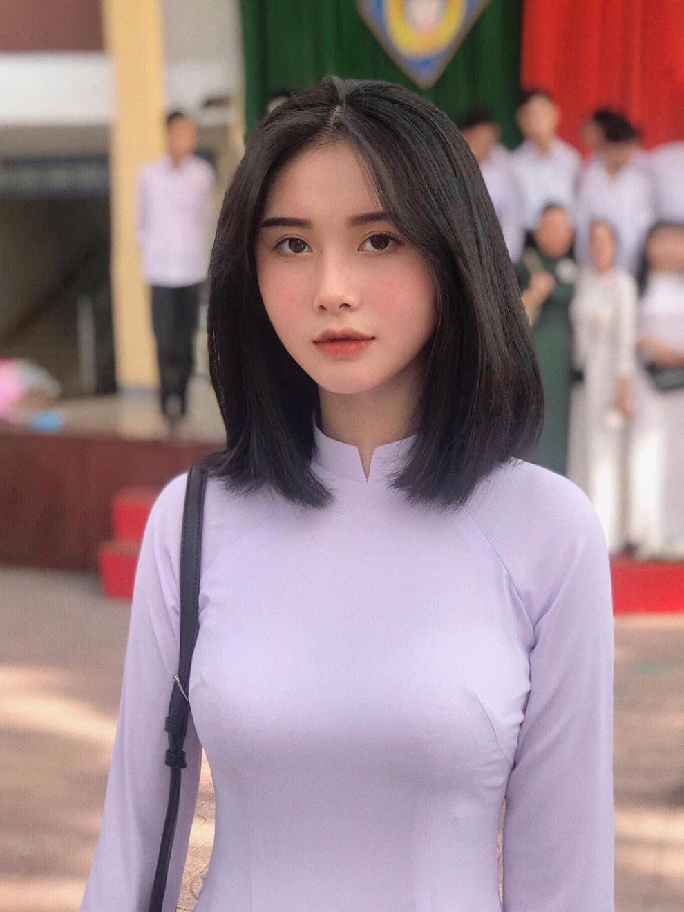 Ngỡ ngàng với vẻ đẹp trong veo của hot girl ảnh thẻ chưa tròn 18 tuổi - 2 Ngỡ ngàng với vẻ đẹp trong veo của hot girl ảnh thẻ chưa tròn 18 tuổi - 2