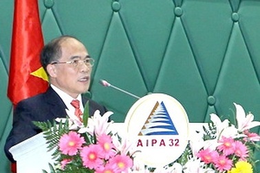 Chủ tịch Quốc hội dự phiên họp thứ nhất AIPA-32