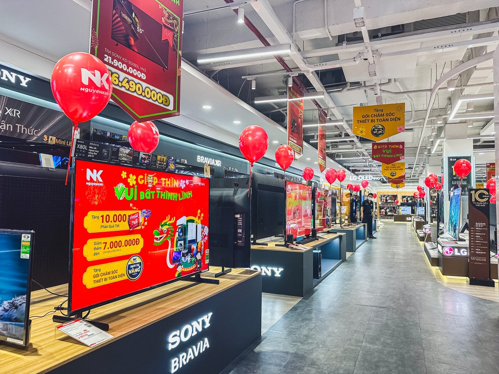 Nguyễn Kim tung hàng nghìn quà tặng cho khách hàng mua sắm Tết - 2 Nguyễn Kim tung hàng nghìn quà tặng cho khách hàng mua sắm Tết - 2