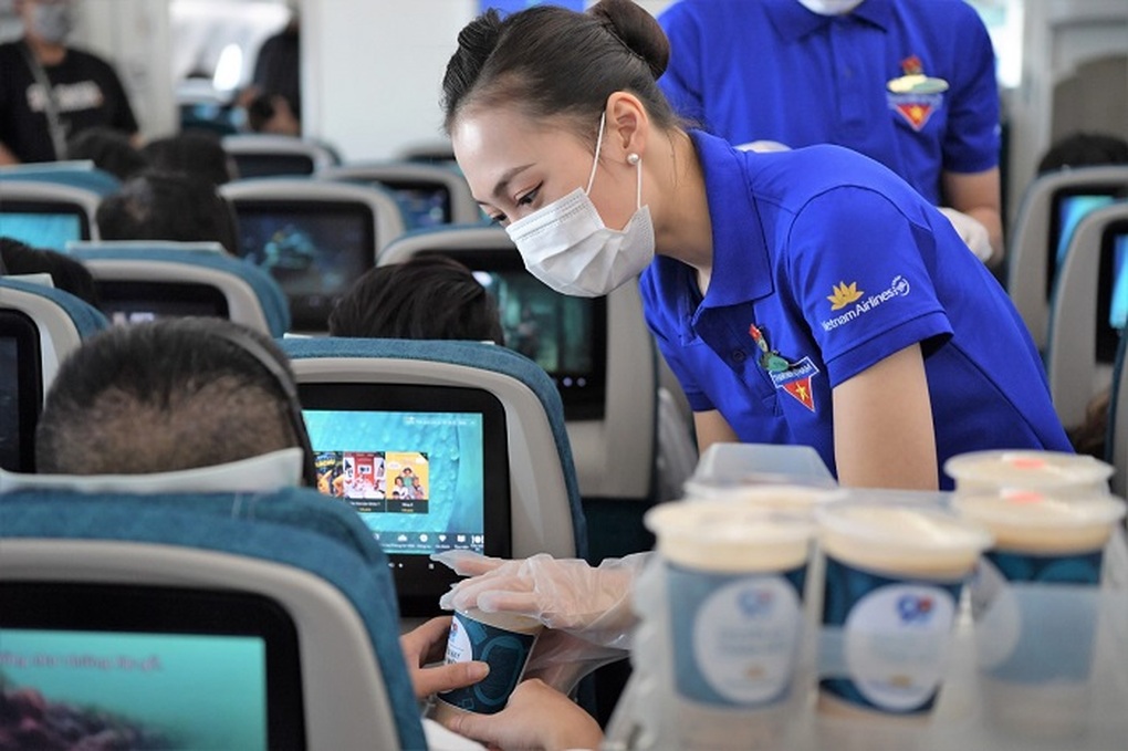 Độc lạ bán trà sữa trên trời, một công ty thu hơn 1 tỷ đồng mỗi tháng - 1 Độc lạ bán trà sữa trên trời, một công ty thu hơn 1 tỷ đồng mỗi tháng - 1