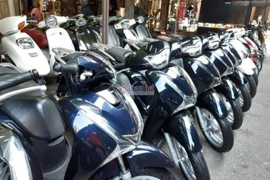 Xe máy cũ đắt hàng, dân buôn tranh thủ kiếm lời