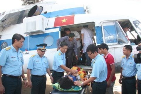 Những chuyến bay cấp cứu thắm tình quân dân