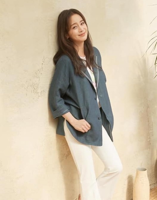 Cuộc lột xác ấn tượng của Kim Tae Hee trong “Hi Bye Mama” - 10 Cuộc lột xác ấn tượng của Kim Tae Hee trong “Hi Bye Mama” - 10