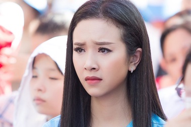 Thúy An gầy đi trông thấy sau một thời gian ở ẩn dưỡng bệnh