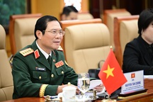 Đại tướng Nguyễn Tân Cương hội đàm với Tư lệnh Quân đội Hoàng gia Brunei