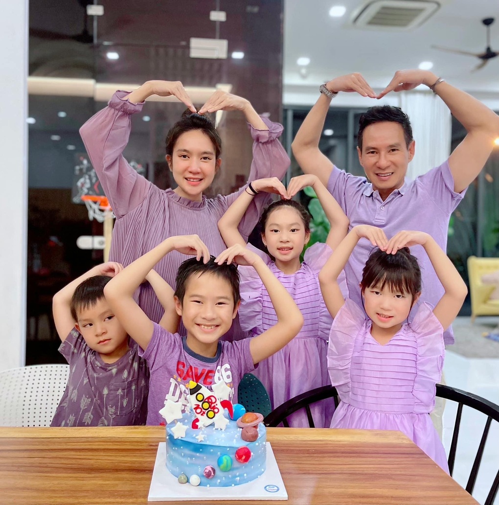 Số phận khác biệt của những mỹ nhân từng sánh đôi cùng Lý Hải - 2 Số phận khác biệt của những mỹ nhân từng sánh đôi cùng Lý Hải - 2