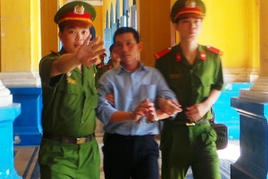 Luật sư ngồi tù vì nhận tiền “chạy án”