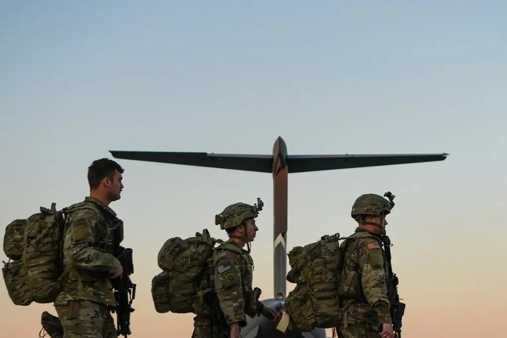 Mỹ cân nhắc đưa 3.000 lính dù đến Trung Đông - 1