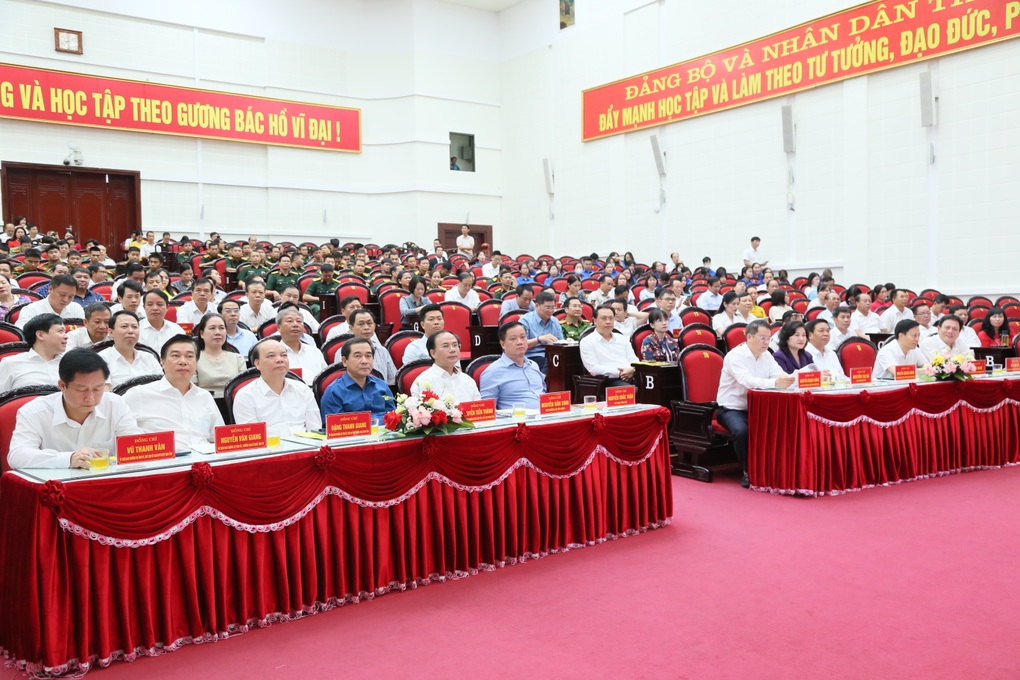 Thái Bình hoàn thành gần 900 căn nhà cho người có công trước thời hạn - 1 Thái Bình hoàn thành gần 900 căn nhà cho người có công trước thời hạn