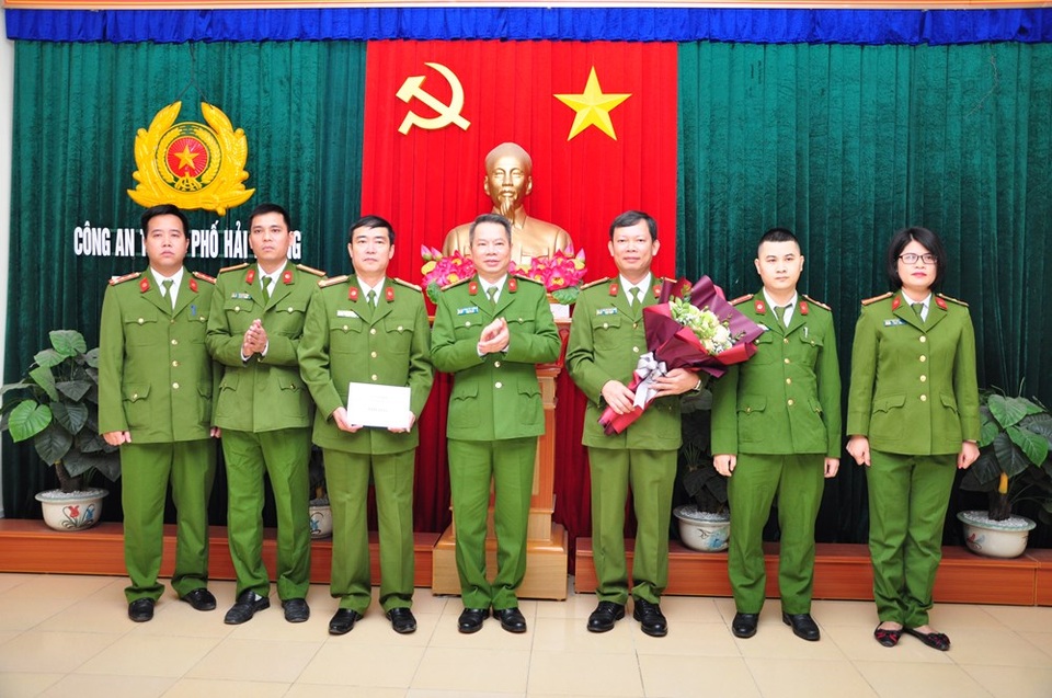 Bắt “nữ quái” lập 7 công ty “ma” mua bán 2.500 tỉ đồng hóa đơn khống - 2 Bắt “nữ quái” lập 7 công ty “ma” mua bán 2.500 tỉ đồng hóa đơn khống - 2
