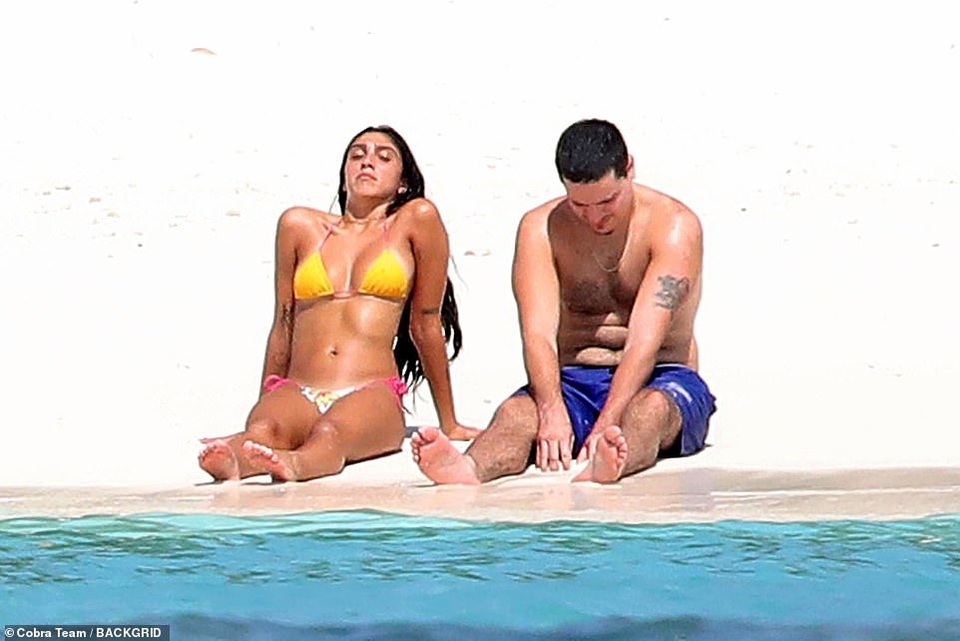 Con gái Madonna quyến rũ trên biển - 6 Con gái Madonna quyến rũ trên biển - 6