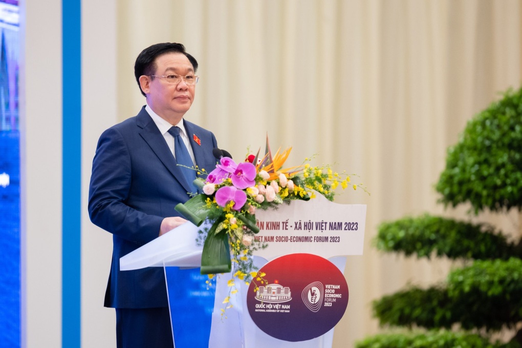 Việt Nam là một điểm sáng trong bức tranh xám màu của kinh tế toàn cầu - 1 Việt Nam là một điểm sáng trong bức tranh xám màu của kinh tế toàn cầu - 1
