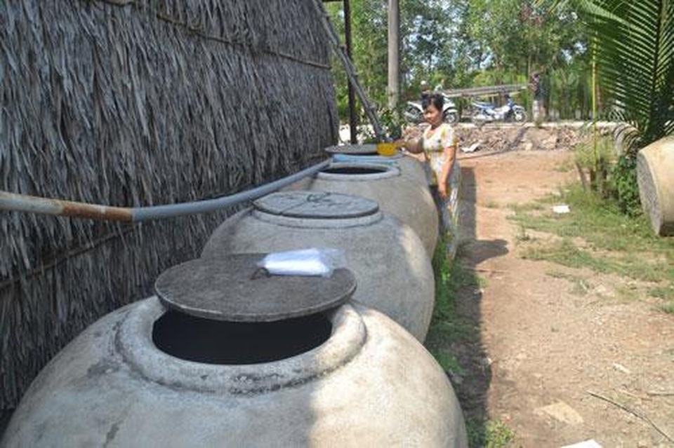 Giải “cơn khát” nước ngọt nhờ máy lọc nước chuyên biệt tặng cho bà con miền Tây - 2 Giải “cơn khát” nước ngọt nhờ máy lọc nước chuyên biệt tặng cho bà con miền Tây - 2