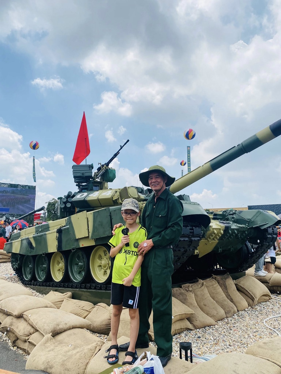 Nữ chiến sĩ diễu binh A60: Bức ảnh hiếm, ký ức thời không kem chống nắng - 9 Nữ chiến sĩ diễu binh A60: Bức ảnh hiếm, ký ức thời không kem chống nắng - 9