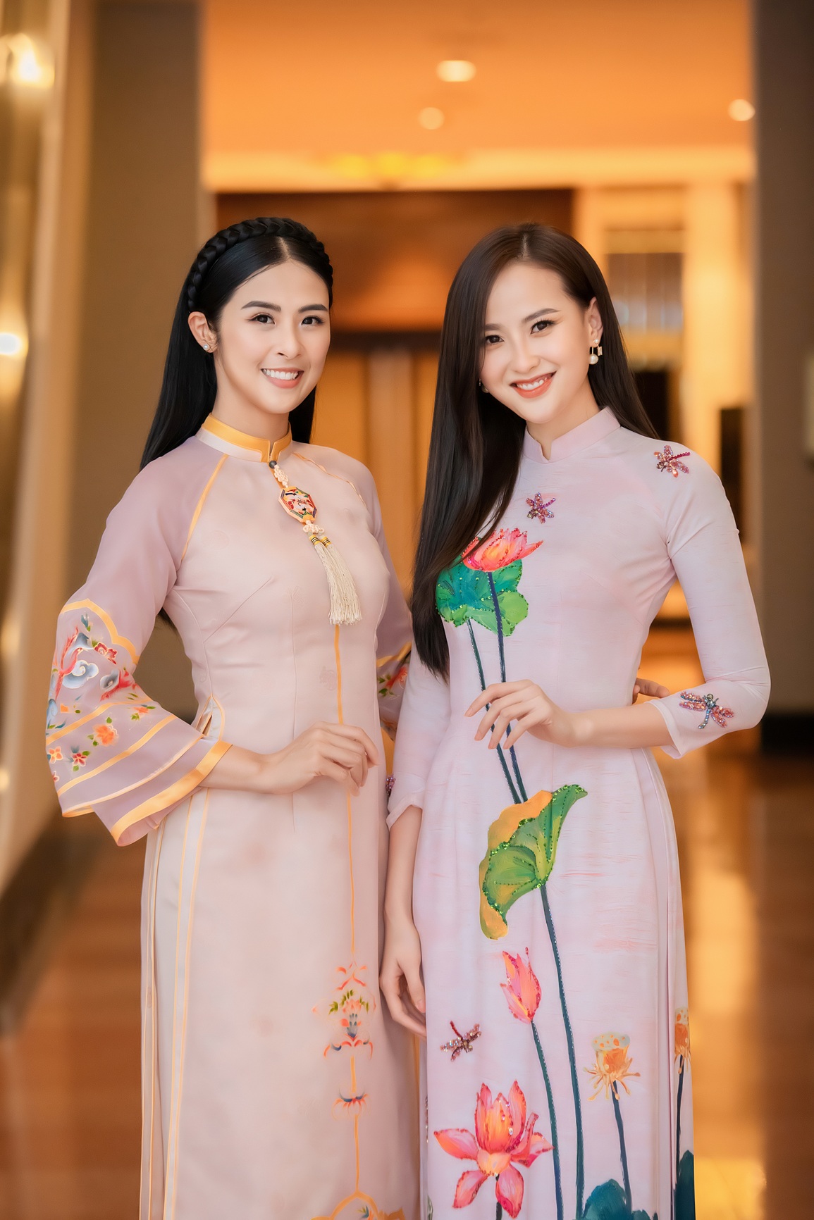 Hoa hậu Khánh Ngân, Ngọc Hân bất ngờ chọn cùng tông áo dài - 5 Hoa hậu Khánh Ngân, Ngọc Hân bất ngờ chọn cùng tông áo dài - 5