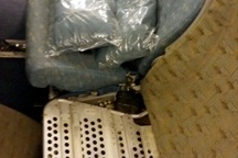 Nữ tiếp viên hàng không giấu 80 cây vàng dưới ghế máy bay