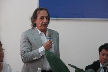 Bác sĩ người Italia nhận giải tình nguyện Quốc gia Việt Nam 2015